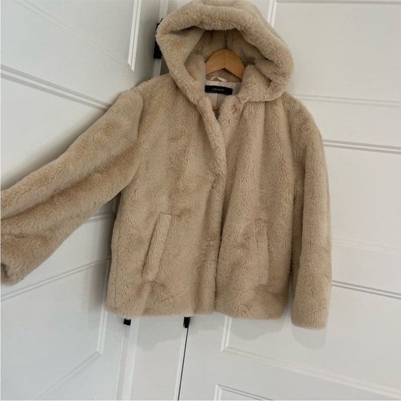 Zara Faux Fur hooded teddy - Picture 4 of 8